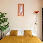 Cozy Modern Apartment Astoria Magic Orange Old Town