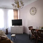 555 Flat - 55 M² Mieszkanie, 5 Min - Dworzec Glowny
