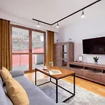 Industrial Apartment Fredry With Parking By Noclegi Renters