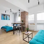 Turquoise Studio With Balcony & Air Conditioning Krakow By Noclegi Renters
