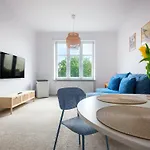 Castle View Apartments By Tyzenhauz