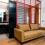 Goldfinger 3-Bed Unique Apartment In The Heart Of Podgorze