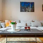 Comfort&Central 2-Bedroom Apt.