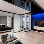 Diamonds Apartment