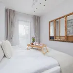Prandoty Beautiful Apartment With Balcony Cracow By Renters Prestige