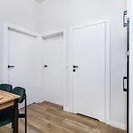 Nowoczesny Apartament W Scislym Centrum Krakowa - By Upstairs