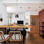 Luminous Loft - Modern Old Town Apartment - By Upstairs