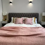 Krotka 8 Apartment