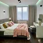 Krotka 8 Apartment