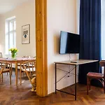 Central Apartments By Tyzenhauz