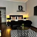 Leo Apartments Old Town