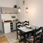 Karmelicka Apartment