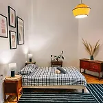 Karmelicka Apartment