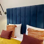 Golden Queen Apartments City Center