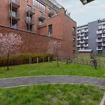 Zablocie Pet-Friendly Slusarska Apartment By Noclegi Renters