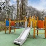 Bright Apartment In Krakow With Garden, Air Conditioning, Parking And Desk By Renters Prestige