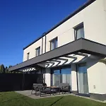 Przestronny Apartament, Ogrodek, Miejsca Postojowe W Garazu