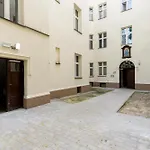Old Town Comfy Studio