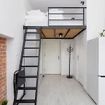 Comfortable And Elegant Studio With Balcony For 4 People In Cracow By Noclegi Renters