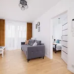 Modern Apartment With Parking Near Tauron Arena By Rent Like Home