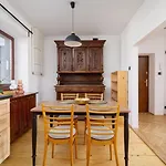 3 Bedroom Apartment-Aleja Daszynskiego- Grzegorzki