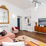 Estery Colourful Luxury Apartment