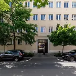 Old Town White Apartment