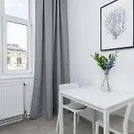 1-Bedroom Apartment - Dluga 65 Street