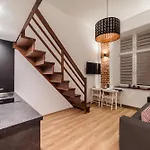 2 Nights Apartments - Great Location, Right Next To Main Rail And Bus Station, 10 Min To Main Square By Foot