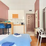 Well-Connected Apartment In Old Town Cracow
