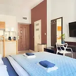 Well-Connected Apartment In Old Town Cracow