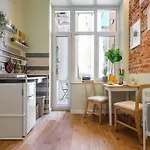 Crocus Narrow Studio / Kochanowskiego