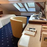 Crown Piast Hotel & SPA