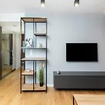 Tauron Arena Modern Apartment