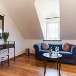 Apartamenty W Dworku Cheval