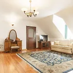 Apartamenty W Dworku Cheval