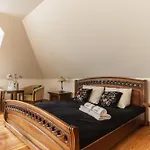 Apartamenty W Dworku Cheval