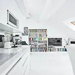 Unique Design Loft In Middle Of Centre Of Old Town With Netflix