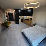 Castle Loft Apartment,Spa, Gym ,Sauna & Swimming Pool Free Parking