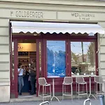 Charm & Comfort Renovated Gem In Old Town Sarego Apt B