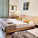 Dream Post Aparthotel