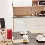 Old Town Apartments - B42