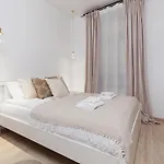 Main Square Apartment - Private Parking - Sw Krzyza 16