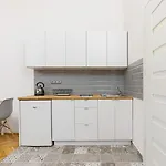 Main Square Apartment - Szpitalna 6 Street