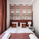 Wislna Main Square Apartments
