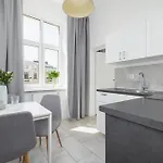 2-Bedroom Apartment - Dluga 65