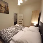 Old Town Apartments - B7