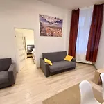 Old Town Apartments - B7