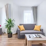 Old Town Apartments - B12