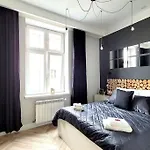 Wild & Huge Comfy Apartment 5 Min To Main Square